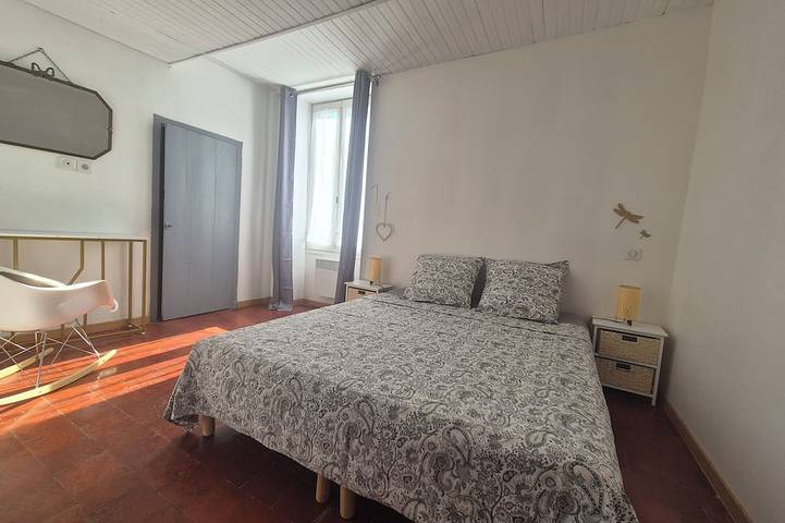 New Listing in Fontaine-de-Vaucluse, Vaucluse