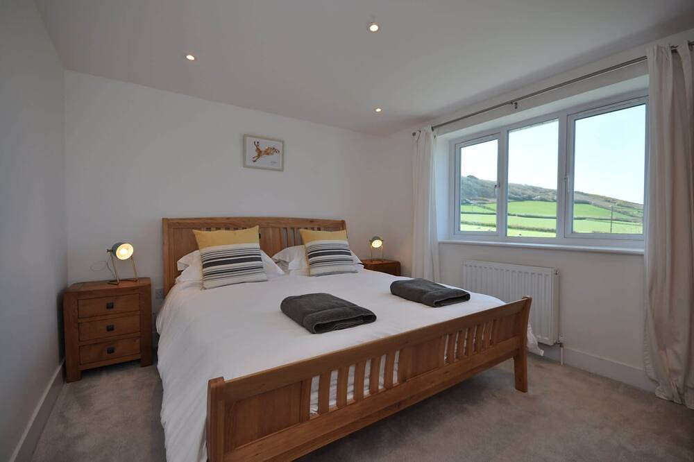 Seascape Croyde with private Hot Tub, Croyde Beach in Croyde, Devon