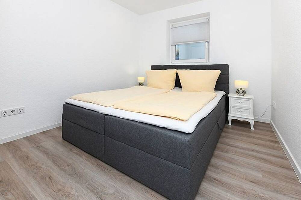 Ganze Wohnung, Ferienwohnung Esche - Haus Baumkrone in Groß Holum, Neuharlingersiel