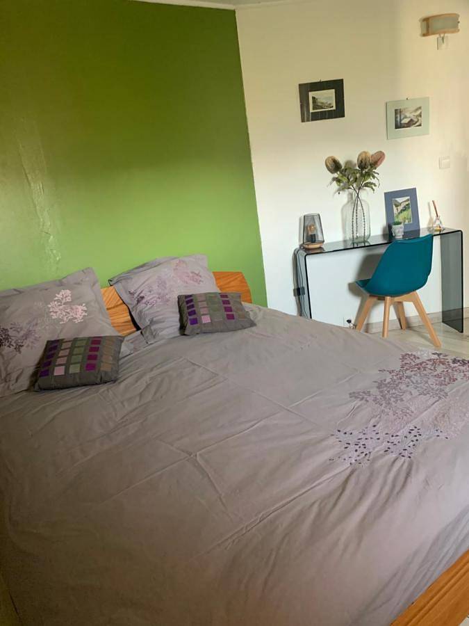 Gîte pour 2 personnes, avec vue ainsi que jardin et terrasse à La Bâtie-Vieille - 4