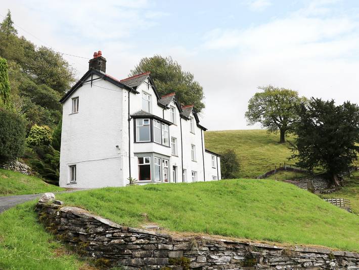 Log cabin for 4 people in Lake Windermere