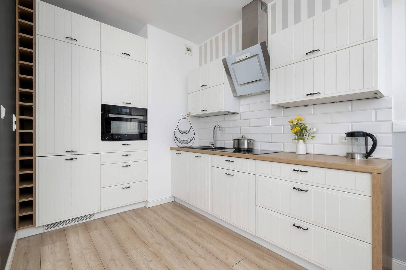 Ganze Wohnung, Stylish Apartment with Balcony | Parking | Work Space in Kattowitz, Schlesien