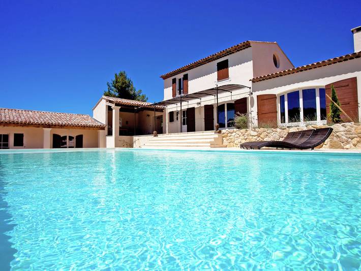 Villa pour 15 personnes, avec Terrasse ainsi que Jardin et Piscine à Apt