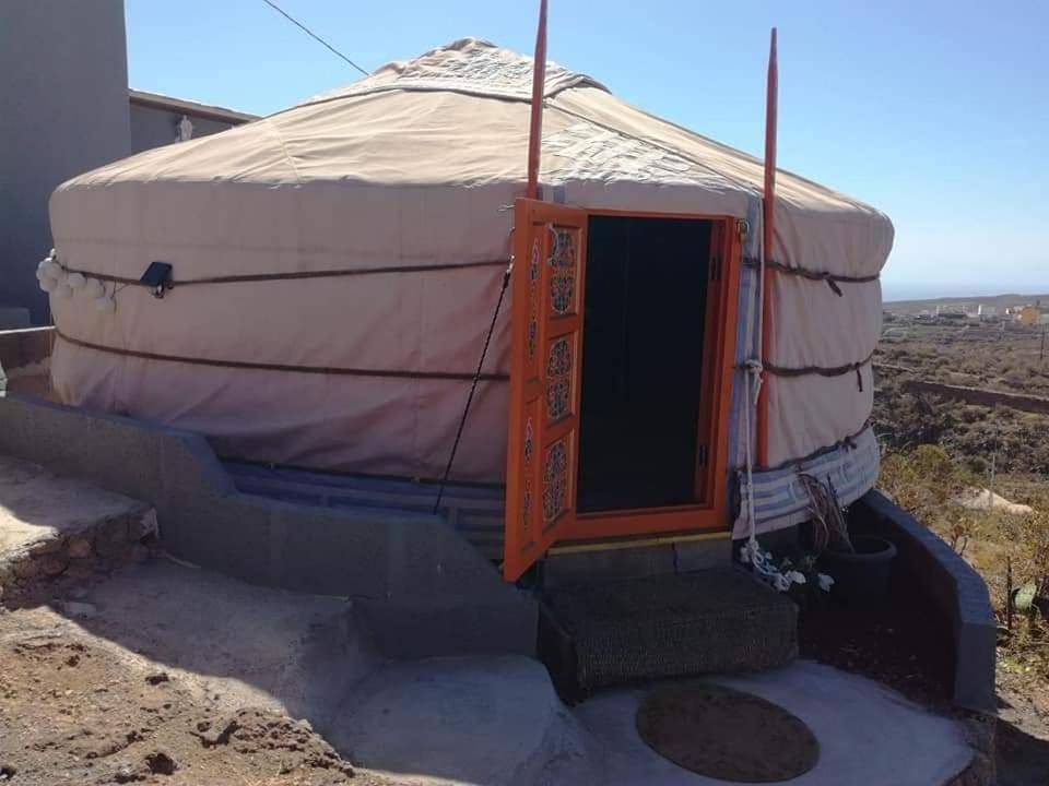 Yurta de Arico in El Tajoz, Arico
