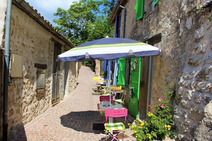 Casa vacanze 'Au Bon Accueil' con vista montagna, terrazza privata e Wi-Fi in Fayence, Draguignan e dintorni