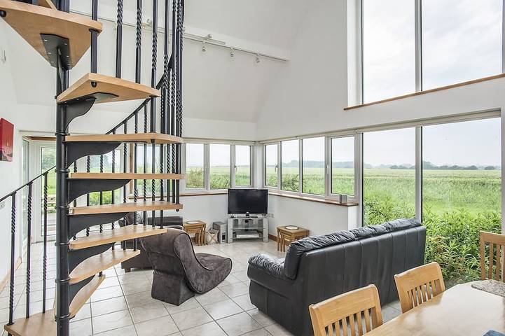 Glamping for 6 people, with garden in Kent