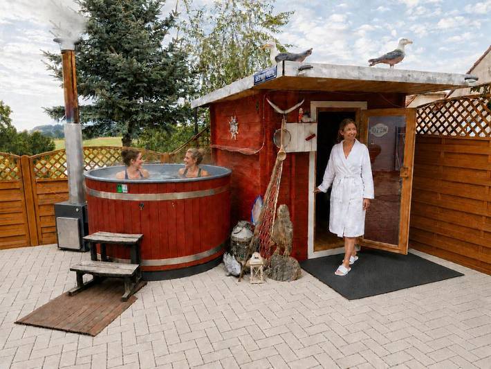 Ferienwohnung für 6 Personen, mit Balkon und Whirlpool sowie Terrasse und Garten in Malschwitz - 2