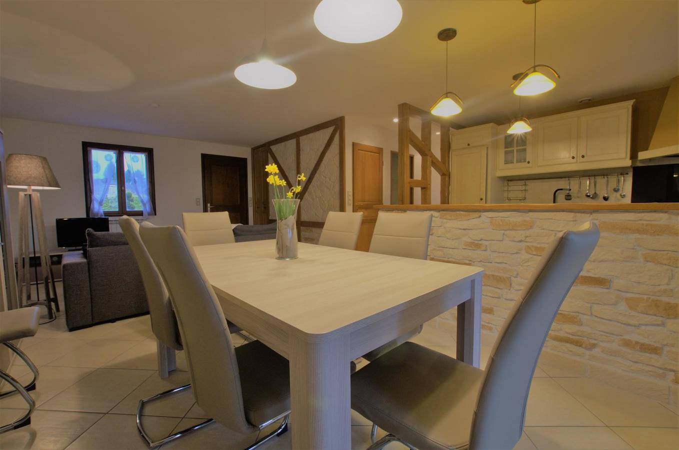 Aux Traits d'Union in Maizières-la-Grande-Paroisse, Aube (desambiguación)