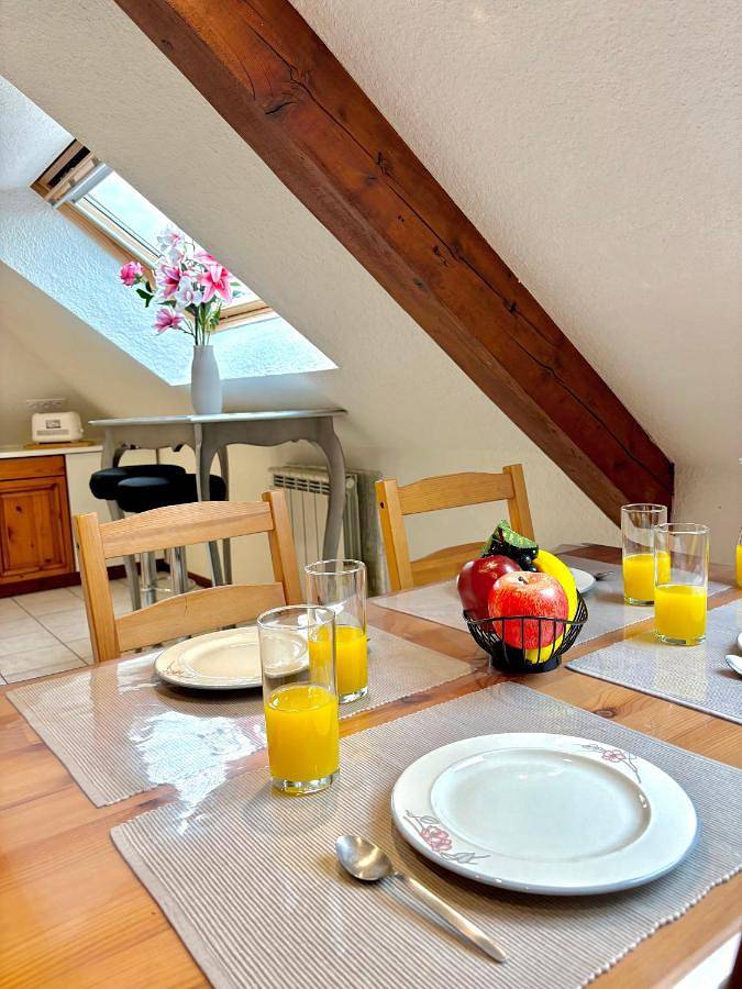 Gîte pour 4 personnes, avec vue et vue sur le lac à Aiguebelette-le-Lac