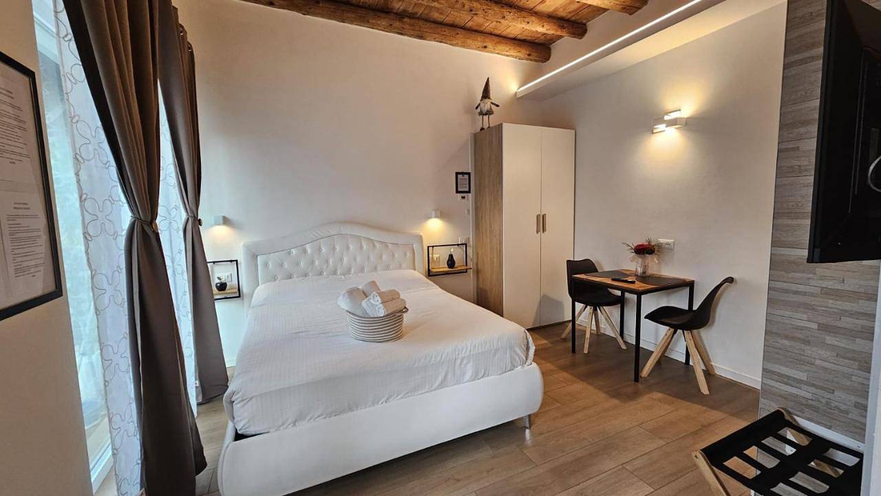 Villa Joy Verona - Junior Suite in Verona, Gardasee-Berge