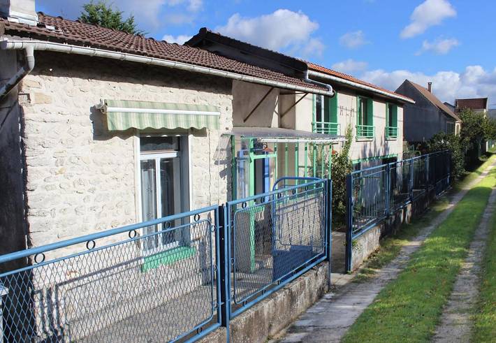 Gîte pour 8 personnes, avec jardin dans Nogentel