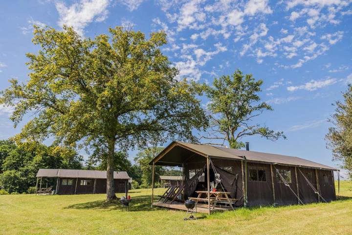 Tente pour 6 personnes, avec vue et vue sur le lac dans Allier - 3