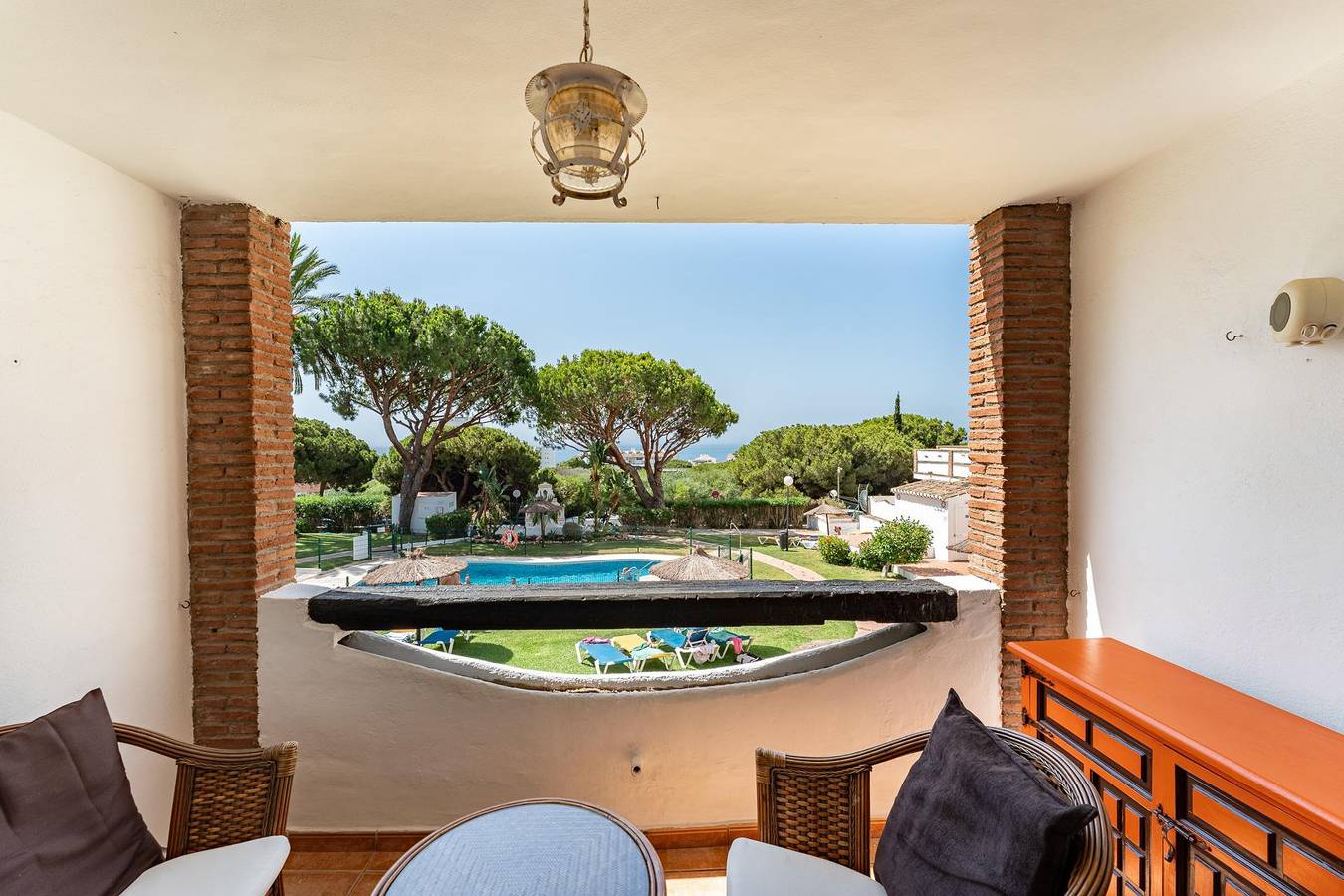 Entire apartment, Holiday apartment for 4 people with balcony/terrace in Urbanizacion Calahonda, Mijas