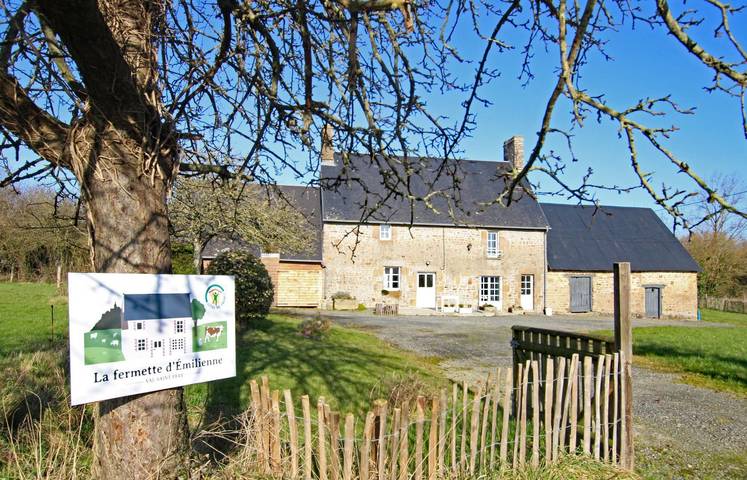Gîte pour 6 personnes, avec terrasse et jardin, animaux acceptés à Le Val-Saint-Père - 4