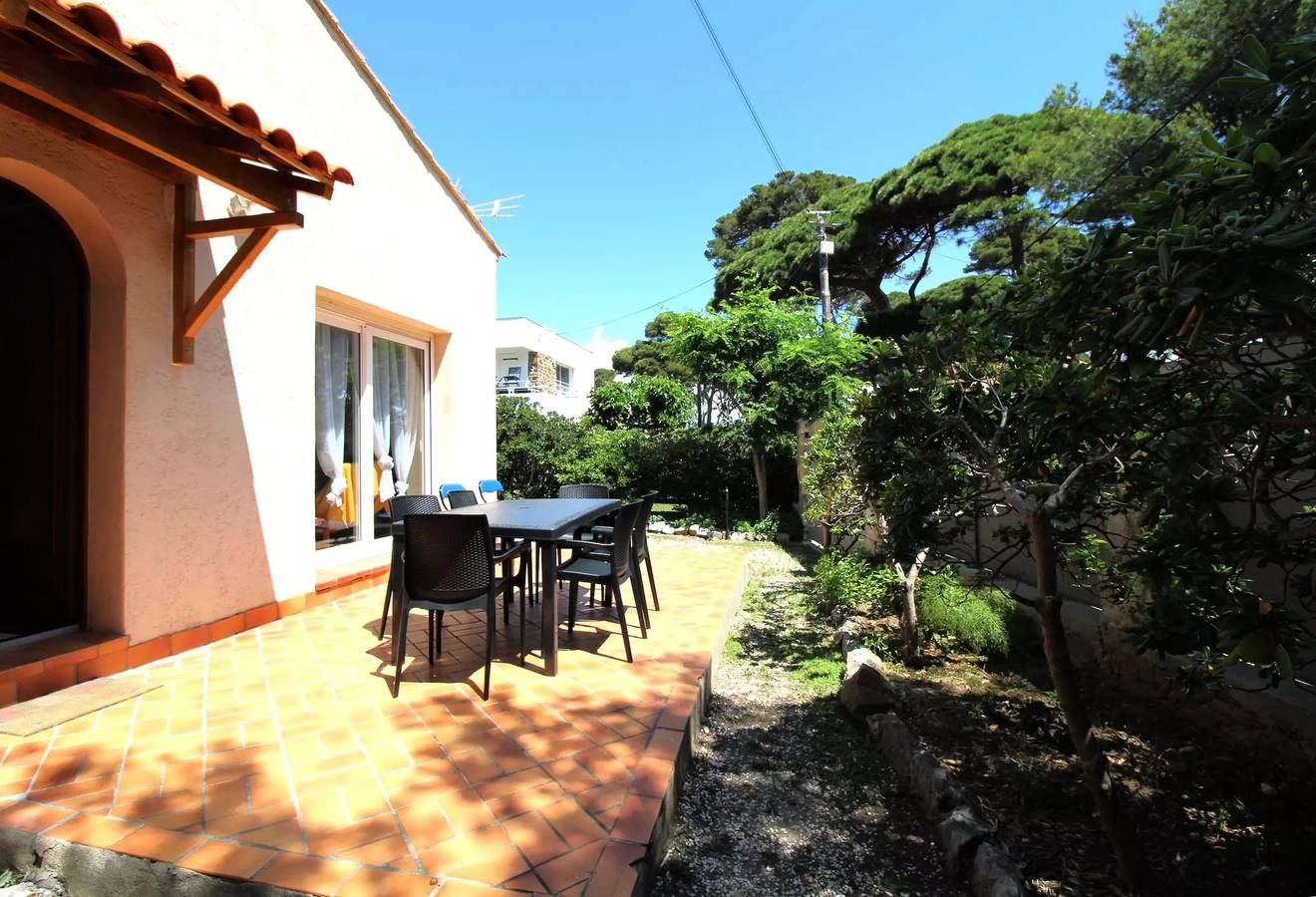 Villa pour 6 personnes à 100 mètres de la plage situé sur le Port d'Hyères in Hyeres, Parc national de Port-Cros