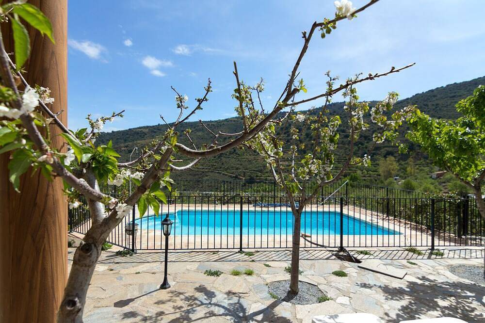 Casa rural (alquiler íntegro) Reul Alto Cortijos Rurales para 8 personas in Laroya, Provincia de Almería