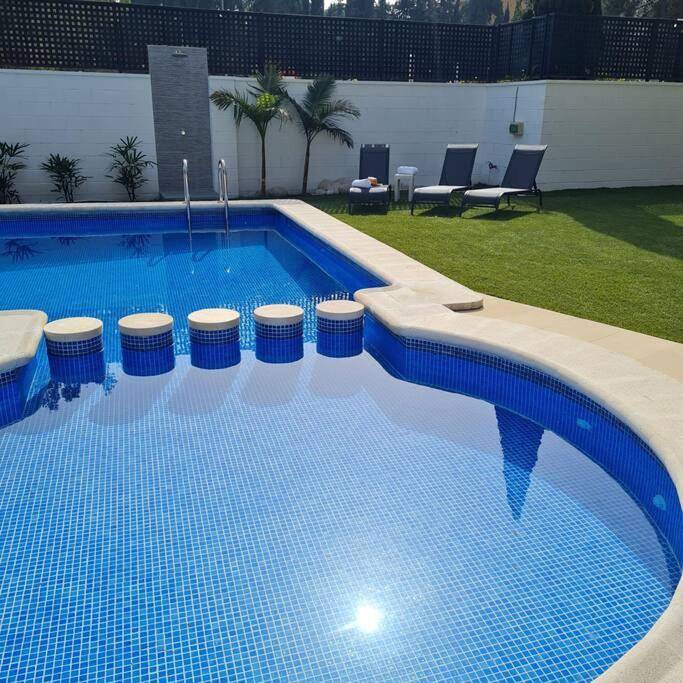 Villa pour 12 personnes, avec jardin et vue ainsi que bassin pour enfant et piscine à Alicante - 2