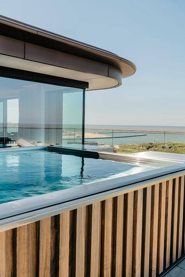Ferienwohnung für 4 Personen, mit Terrasse und Pool sowie Ausblick in Oostende