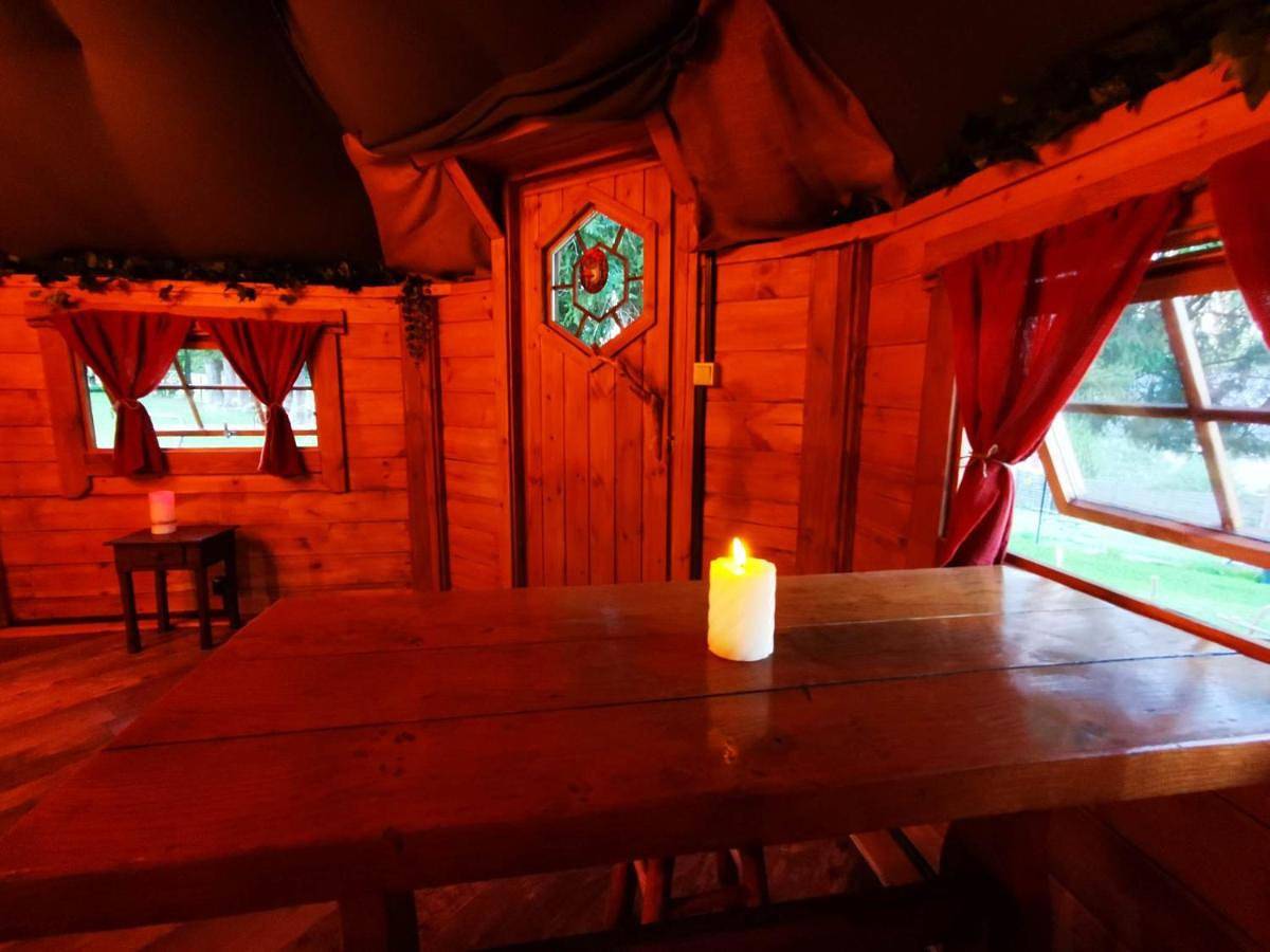 La cabane du Nuton Ardennais in Tournes, Parc naturel régional des Ardennes