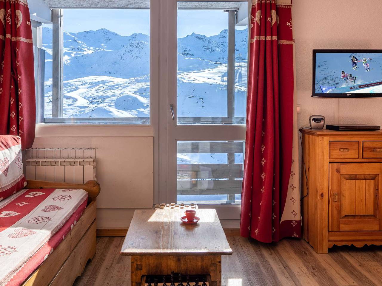 Apartamento entero, Apartamento renovado, 4 personas, Val Thorens, balcón, acceso directo a esquí, zona tranquila in Val Thorens, Les Trois Vallées