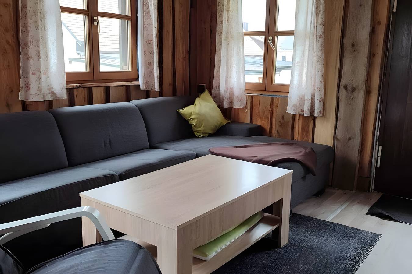 Ganze Ferienwohnung, „Uriges“ Tinyhaus mit privater Terrasse, Garten und Wlan in Ostbayern