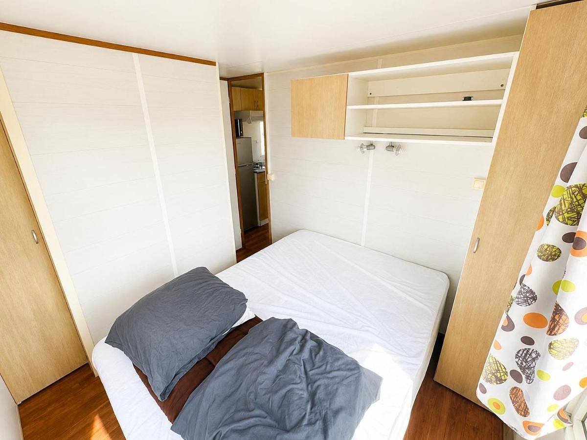 Mobil-home, Grand, confort, climatisation, deux chambres, deux salle de bain in Andonville, Région de Pithiviers