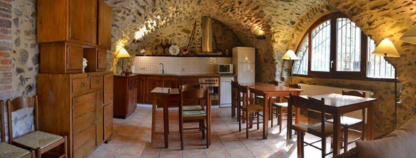 Casa rural para 4 personas, con vistas además de jardín y piscina en Alt Empordà - 2