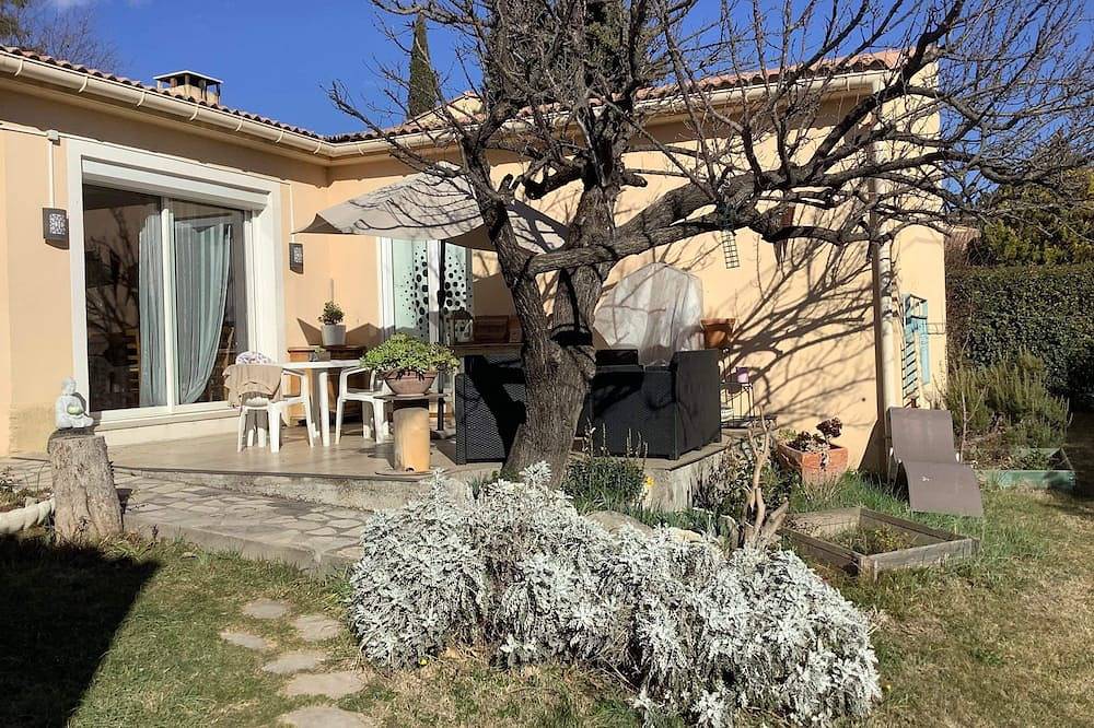 Magnifique villa avec terrasse Aimez vos vacances in Manosque, Parc naturel régional du Luberon