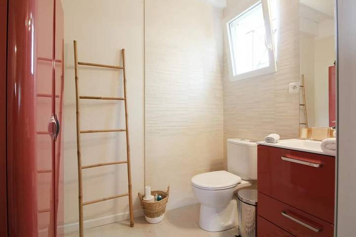Location de vacances pour 4 personnes, avec jacuzzi ainsi que jardin et piscine à Saint-Laurent-Médoc - 4