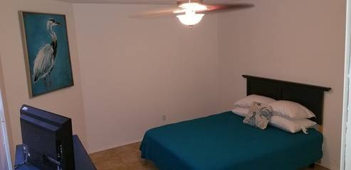 Vacation Rental for 6 Guests in Neptune Beach, Duval County, Picture 2