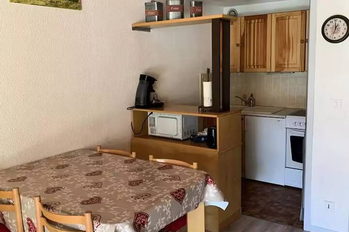 Gîte pour 6 personnes, avec balcon à Enchastrayes - 4