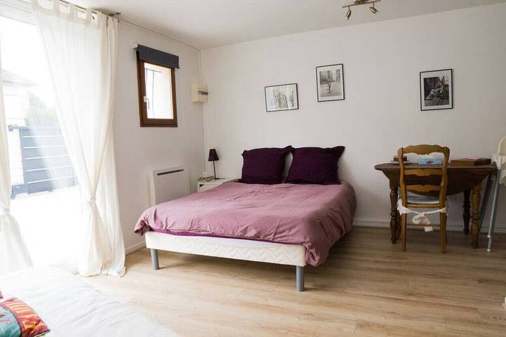 Ganze Wohnung, Large, bright studio for 4 people in Bois-d'Arcy, Yvelines