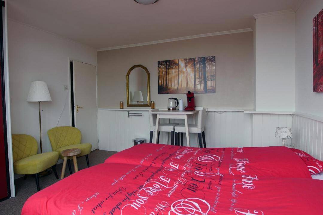 Ganze Ferienwohnung, Twin Room with Balcony in Den Hoorn, Westfriesische Inseln