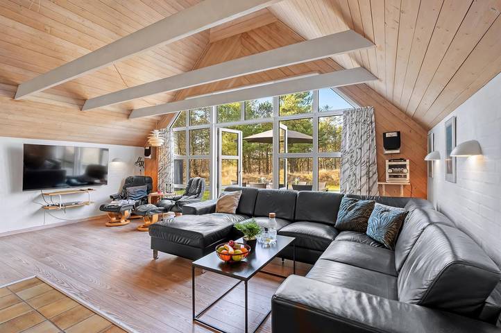 Ferienhaus für 10 Personen, mit Whirlpool und Terrasse sowie Sauna