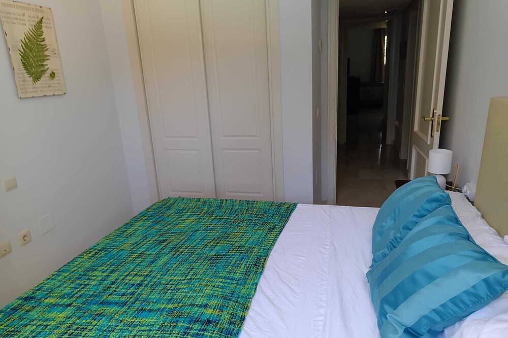 Entire apartment, Exclusive Luxury Apartment In Front Line Port - Isla Carey, Sotogrande in Sotogrande, San Roque