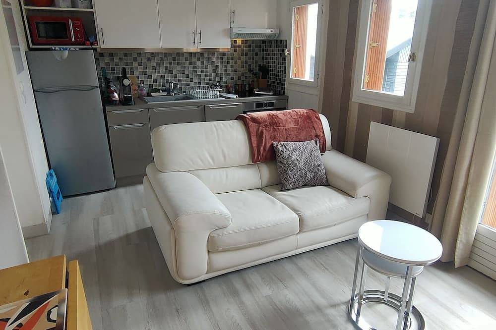 House with independent basement and parking 2km from Versailles in Buc, Yvelines