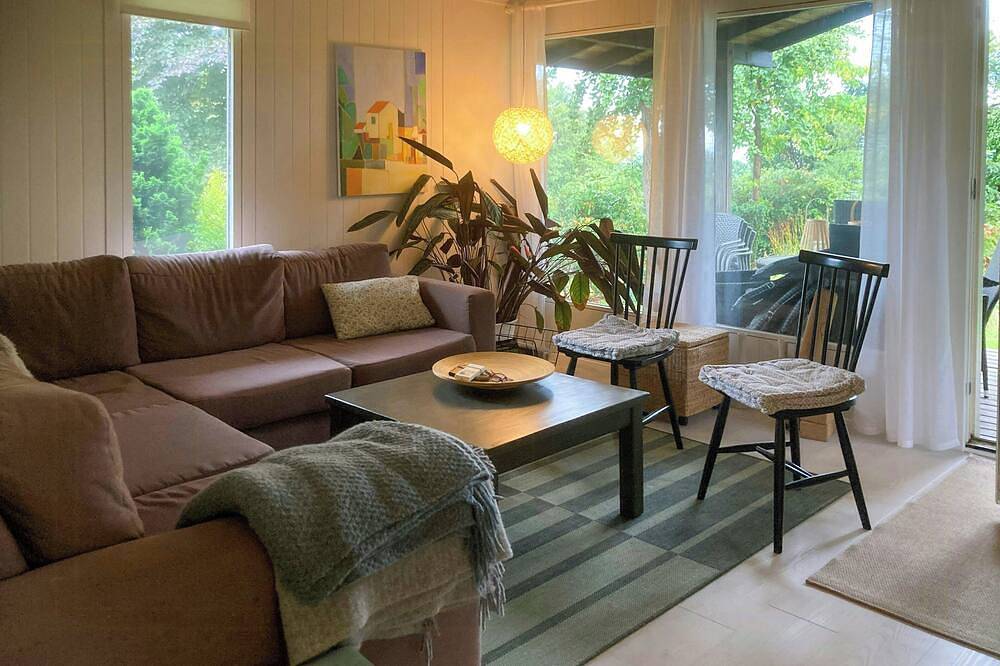 Ferienhaus mit Außendusche am Roskilde Fjord in Ølsted, Hovedstaden