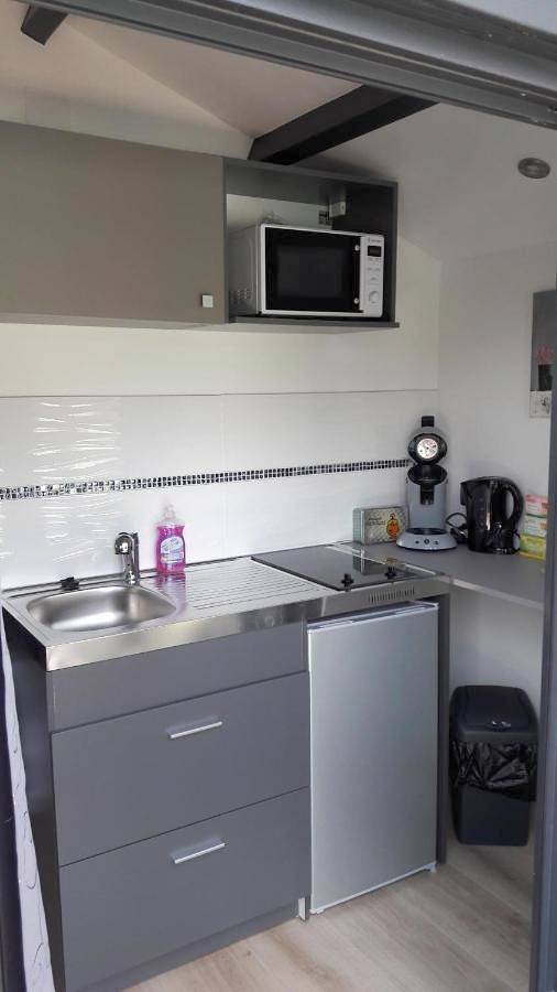 Location de vacances pour 3 personnes, avec piscine ainsi que jardin et vue à Sainte-Croix-en-Plaine - 3