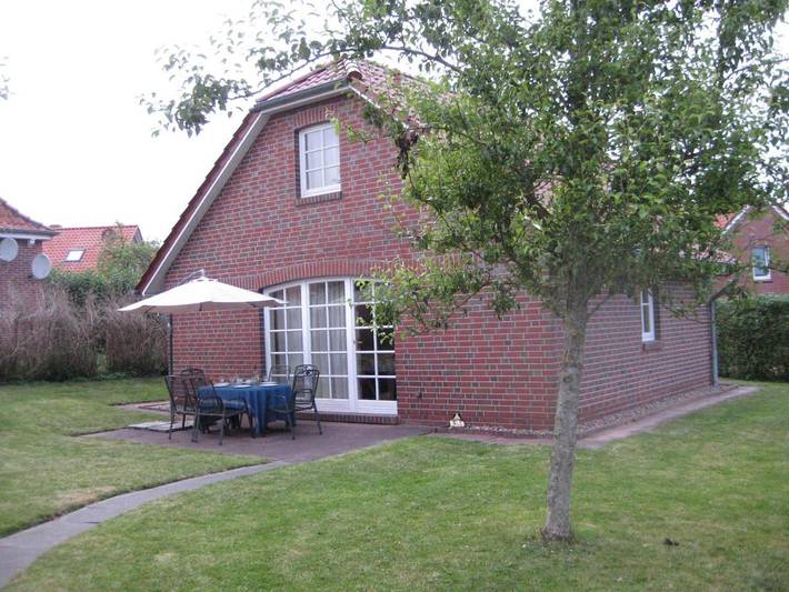 Holiday home for 6 people, with hot tub and garden as well as sauna and terrace, with pets - 1