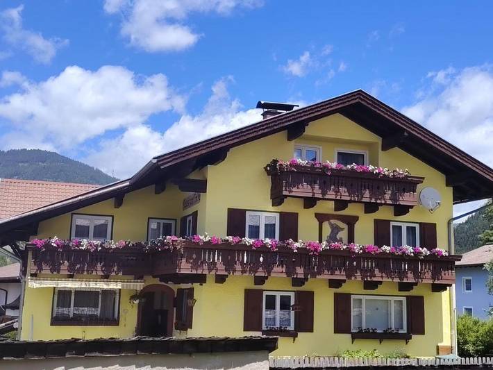 BnB für 3 Personen, mit Balkon und Terrasse sowie Garten und Ausblick in Wagrain