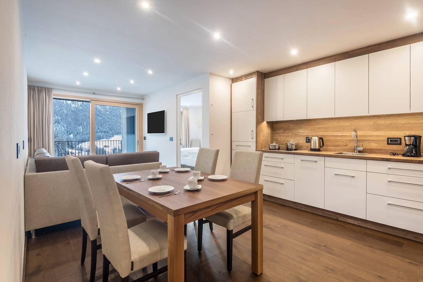 Entire apartment, Vacation Apartment "La Rodra" with Mountain View & Wi-Fi in Ortisei, Dolomiti Superski