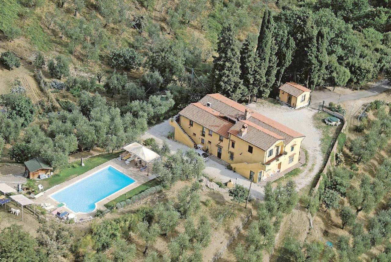 Villa with Private Pool in Monsummano Terme, Pistoia Provinz