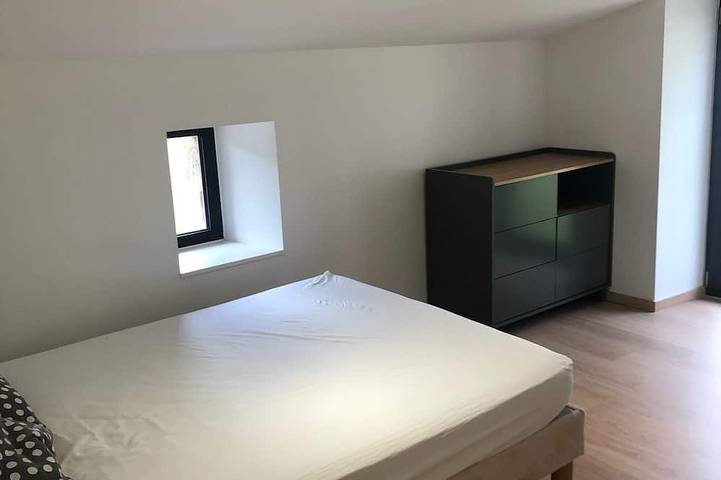 Location de vacances pour 8 personnes, avec terrasse et jardin à Véranne - 3