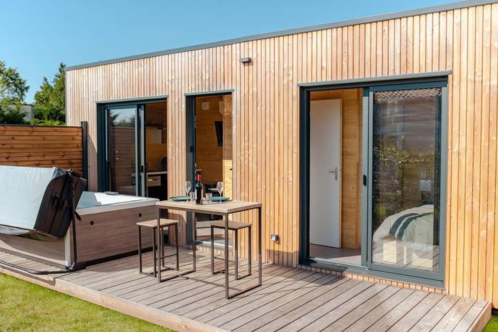 Gîte pour 2 personnes, avec Terrasse et Jacuzzi ainsi que Jardin et Vue à Bressols