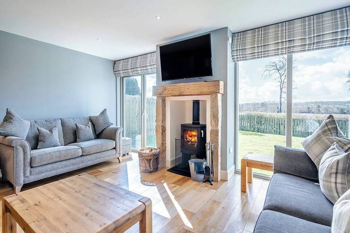 Log cabin for 6 people, with garden in Falkirk