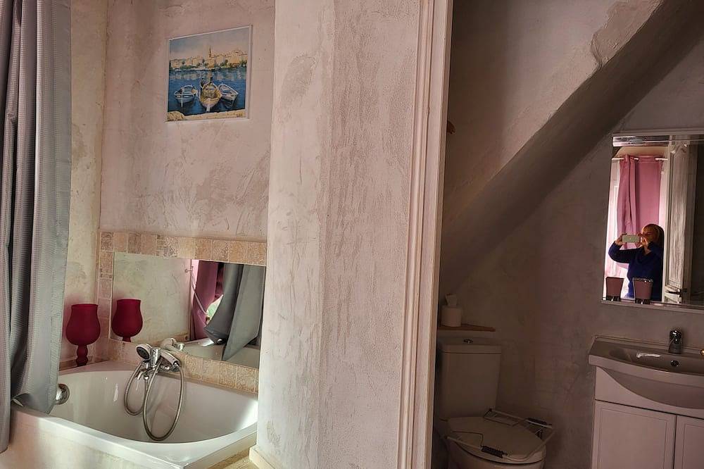 Ganze Wohnung, Ein Teppa - das Caroubier in Luri, Cap Corse