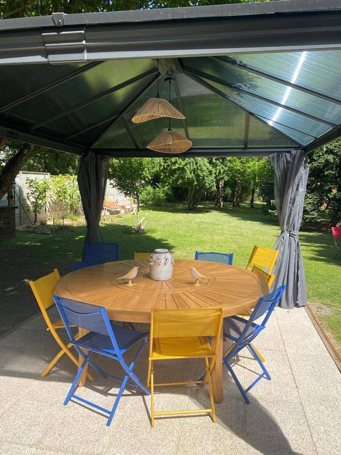 Large Double Room in Royan, Côte de Beauté