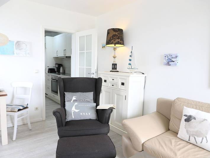 Ganze Wohnung, Dachgeschosswohnung in Wenningstedt – Meerblick und Süd-/West-Balkon in Westerland, Sylt (Gemeinde)
