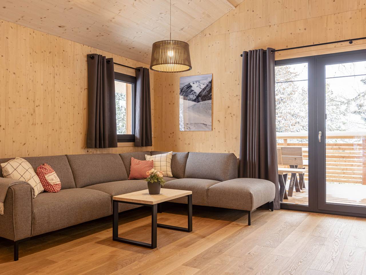 Superior Chalet mit Sprudelpool innen in Stadl-Predlitz, Turracher Höhe