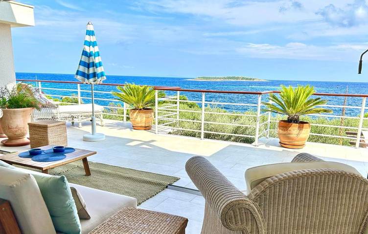 Villa pour 8 personnes, avec vue et jardin dans Vis